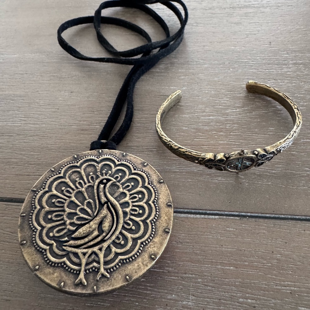 Lucky Brand Gold Pendant Necklace with Bracelet (Set) - Picture 7 of 16